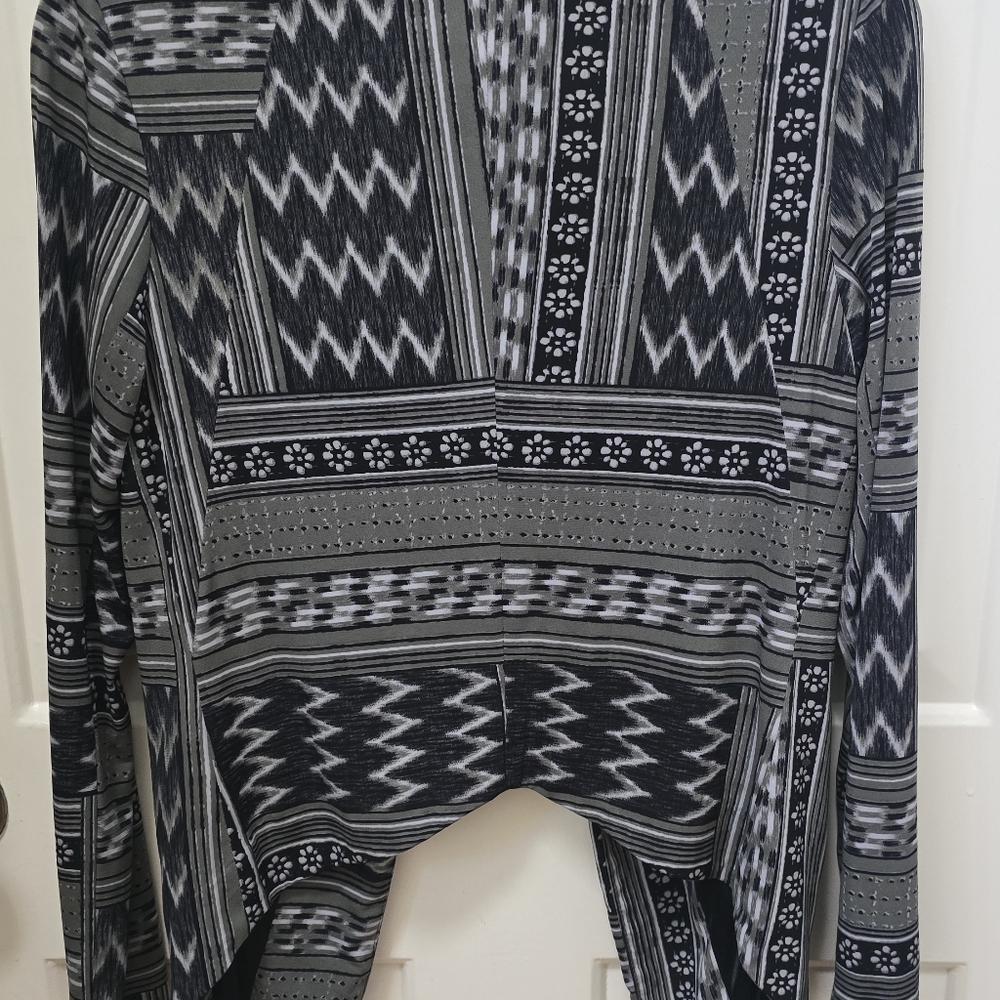 Bcbgeneration Black And Gray/Olive Geometricopen … - image 3